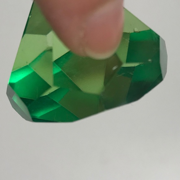 NWT Avon Lightup Birthstone Keychain Emerald - Picture 7 of 11